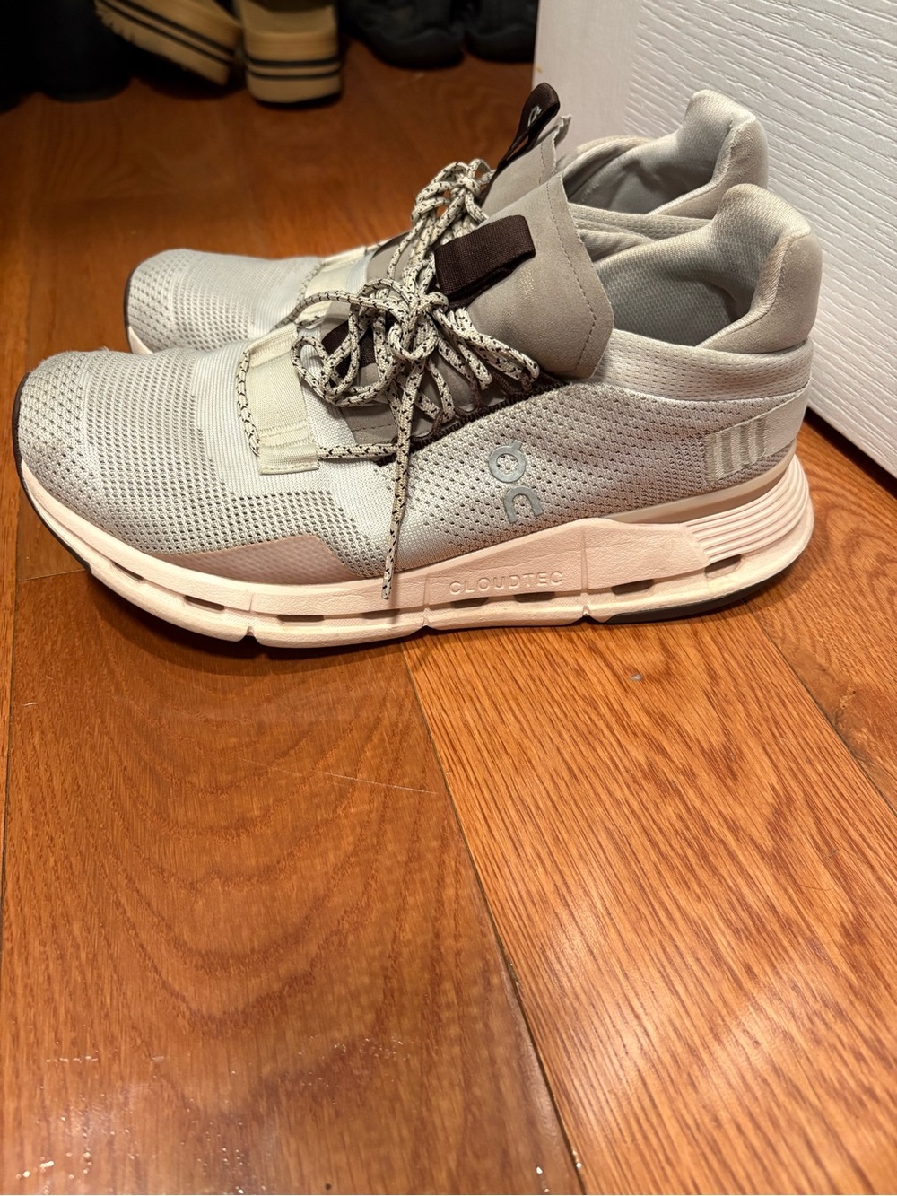 Womens On Cloudnova shoes